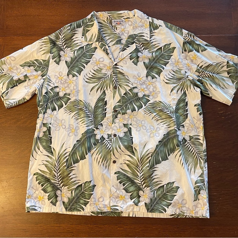 Pacific Legend Made in Hawaii / USA Hawaiian Button Down